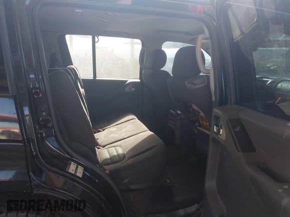 ✅ 2006 Nissan Pathfinder SE Off Road • VIN: 5N1AR18W36C683842 • Lot: 43555133. Listed on IAAI with 175,253 mi. Free auction sales archive from the USA and detailed vehicle history report at DreamBid. Image 8.