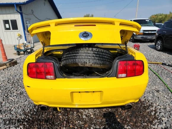 ✅ 2006 Ford Mustang GT Deluxe • VIN: 1ZVFT85H565203196 • Lot: 86549615. Listed on Copart with 100,920 mi. Free auction sales archive from the USA and detailed vehicle history report at DreamBid. Image 6.
