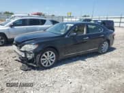 ✅ 2009 Lexus LS 460 • VIN: JTHCL46FX95003199 • Лот: 66910115. Опубликован ранее на Copart с пробегом 147 109 миль. Бесплатный доступ к архиву аукционных продаж из США и подробный отчёт об истории автомобиля на DreamBid. Изображение 1.