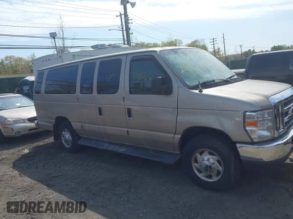 ✅ 2010 Ford Econoline Passenger XL • VIN: 1FBSS3BL7ADA11989 • Lot: 42175435. Wystawiony na IAAI z przebiegiem Nie podano. Bezpłatny archiwum sprzedaży aukcyjnych z USA i szczegółowy raport historii pojazdu na DreamBid. Zdjęcie 12.