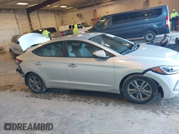 ✅ 2017 Hyundai Elantra SE • VIN: 5NPD84LF1HH071921 • Lot: 43399547. Listed on IAAI with 62,402 mi. Free auction sales archive from the USA and detailed vehicle history report at DreamBid. Image 13.