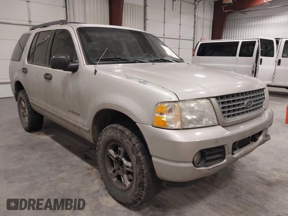 ✅ 2005 Ford Explorer XLT • VIN: 1FMZU63K75UA92666 • Lot: 41401078. Wystawiony na IAAI z przebiegiem 180 753 mil. Bezpłatny archiwum sprzedaży aukcyjnych z USA i szczegółowy raport historii pojazdu na DreamBid. Zdjęcie 1.