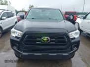 ✅ 2022 Toyota Tacoma SR • VIN: 3TMCZ5AN9NM475757 • Lot: 42334877. Wystawiony na IAAI z przebiegiem 25 674 mil. Bezpłatny archiwum sprzedaży aukcyjnych z USA i szczegółowy raport historii pojazdu na DreamBid. Zdjęcie 13.