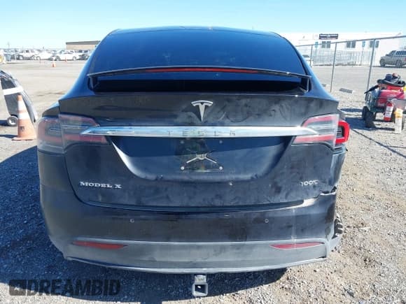 ✅ 2018 Tesla Model X 75D • VIN: 5YJXCBE21JF115561 • Lot: 39145954. Listed on IAAI with Not provided. Free auction sales archive from the USA and detailed vehicle history report at DreamBid. Image 15.