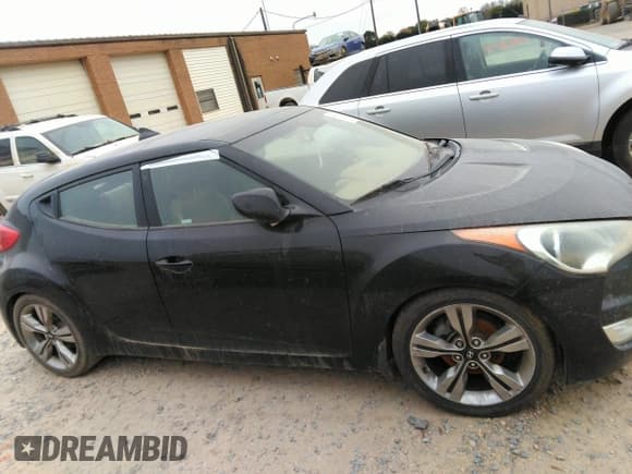 ✅ 2012 Hyundai Veloster w/Gray Int • VIN: KMHTC6AD1CU054764 • Lot: 40533929. Wystawiony na IAAI z przebiegiem Nie podano. Bezpłatny archiwum sprzedaży aukcyjnych z USA i szczegółowy raport historii pojazdu na DreamBid. Zdjęcie 13.