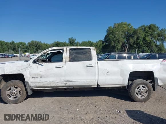 ✅ 2017 Chevrolet Silverado 2500HD LT • VIN: 1GC1KVEG3HF103181 • Lot: 42921437. Listed on IAAI with 235,535 mi. Free auction sales archive from the USA and detailed vehicle history report at DreamBid. Image 14.