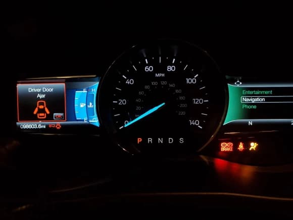 ✅ 2018 Ford Explorer XLT • VIN: 1FM5K8D83JGA97892 • Lot: 91930285. Wystawiony na Copart z przebiegiem 98 603 mil. Bezpłatny archiwum sprzedaży aukcyjnych z USA i szczegółowy raport historii pojazdu na DreamBid. Zdjęcie 9.