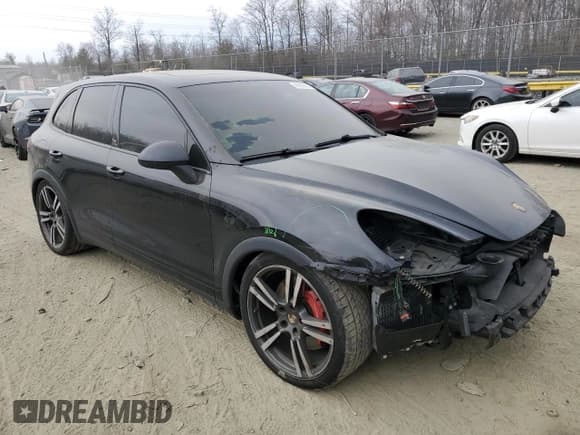 ✅ 2013 Porsche Cayenne Turbo • VIN: WP1AC2A24DLA90425 • Lot: 46680145. Wystawiony na Copart z przebiegiem 167 029 mil. Bezpłatny archiwum sprzedaży aukcyjnych z USA i szczegółowy raport historii pojazdu na DreamBid. Zdjęcie 4.