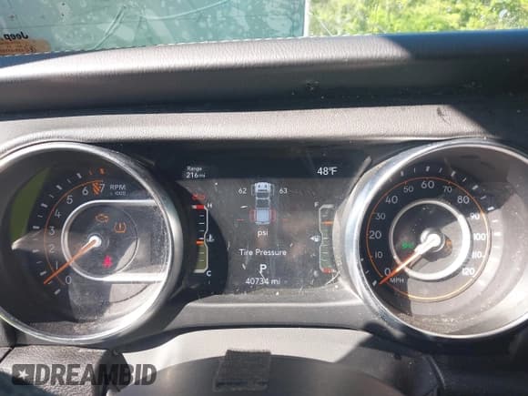 ✅ 2023 Jeep Gladiator Overland • VIN: 1C6HJTFG9PL549685 • Lot: 42037635. Wystawiony na IAAI z przebiegiem 40 734 mil. Bezpłatny archiwum sprzedaży aukcyjnych z USA i szczegółowy raport historii pojazdu na DreamBid. Zdjęcie 7.