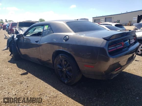 ✅ 2022 Dodge Challenger SXT • VIN: 2C3CDZGG5NH172296 • Lot: 58321554. Wystawiony na Copart z przebiegiem Nie podano. Bezpłatny archiwum sprzedaży aukcyjnych z USA i szczegółowy raport historii pojazdu na DreamBid. Zdjęcie 2.