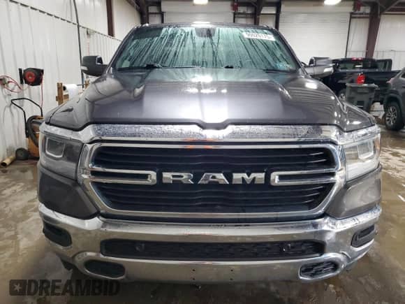2021 Ram 1500 Big Horn z VIN 1C6SRFFT1MN605180, wystawiony jako Copart lot #90020175 z przebiegiem 49 615 mil mil oraz Szkoda całkowita • Salvage title. Historia ofert i sprzedaży dostępna na DreamBid. Obrazek 5.