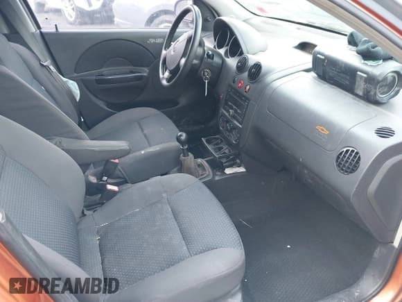 ✅ 2008 Chevrolet Aveo LS • VIN: KL1TD66638B051757 • Lot: 41195507. Wystawiony na IAAI z przebiegiem 101 034 mil. Bezpłatny archiwum sprzedaży aukcyjnych z USA i szczegółowy raport historii pojazdu na DreamBid. Zdjęcie 5.