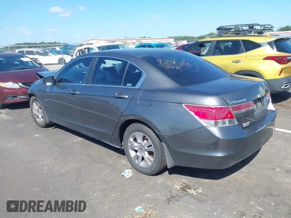 ✅ 2012 Honda Accord SE • VIN: 1HGCP2F68CA218154 • Lot: 43361978. Wystawiony na IAAI z przebiegiem 182 228 mil. Bezpłatny archiwum sprzedaży aukcyjnych z USA i szczegółowy raport historii pojazdu na DreamBid. Zdjęcie 3.