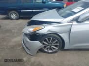 ✅ 2017 Hyundai Azera • VIN: KMHFG4JG9HA579046 • Лот: 40135653. Опубликован ранее на IAAI с пробегом Не указан. Бесплатный доступ к архиву аукционных продаж из США и подробный отчёт об истории автомобиля на DreamBid. Изображение 12.