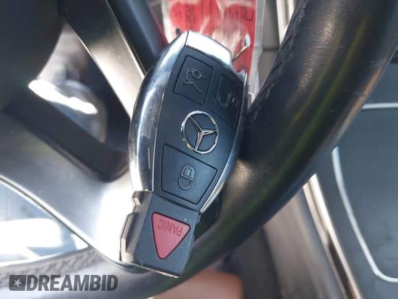 ✅ 2019 Mercedes-Benz GLC 300 • VIN: WDC0G4KB7KF642680 • Lot: 42032973. Wystawiony na IAAI z przebiegiem 137 539 mil. Bezpłatny archiwum sprzedaży aukcyjnych z USA i szczegółowy raport historii pojazdu na DreamBid. Zdjęcie 11.