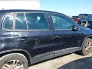 ✅ 2012 Volkswagen Tiguan LE • VIN: WVGAV7AX1CW557250 • Лот: 42300694. Опубликован ранее на IAAI с пробегом 122 310 миль. Бесплатный доступ к архиву аукционных продаж из США и подробный отчёт об истории автомобиля на DreamBid. Изображение 13.