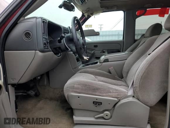 2005 Chevrolet Suburban LT с VIN 3GNEC16Z85G253229, выставлен на аукционе Copart как лот 76022044 с пробегом 225 425 миль миль и Чистый • Clean title. История ставок и продаж доступна на DreamBid. Изображение 7.