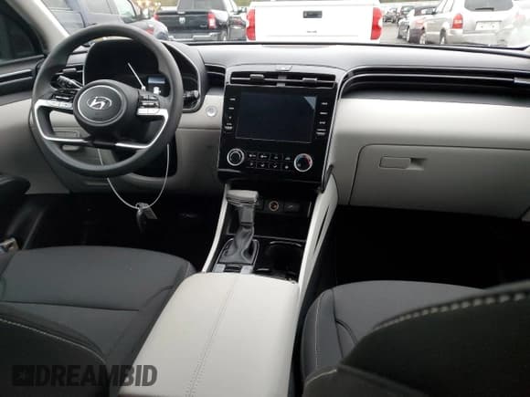 ✅ 2022 Hyundai Tucson SEL • VIN: 5NMJBCAE0NH127879 • Lot: 35797163. Wystawiony na Copart z przebiegiem 2 380 mil. Bezpłatny archiwum sprzedaży aukcyjnych z USA i szczegółowy raport historii pojazdu na DreamBid. Zdjęcie 8.