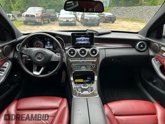 ✅ 2018 Mercedes-Benz C 300 • VIN: WDDWF4KB5JR401867 • Lot: 59432315. Wystawiony na Copart z przebiegiem 115 749 mil. Bezpłatny archiwum sprzedaży aukcyjnych z USA i szczegółowy raport historii pojazdu na DreamBid. Zdjęcie 8.