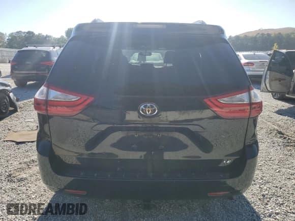 ✅ 2015 Toyota Sienna LE AAS • VIN: 5TDKK3DC9FS567984 • Lot: 84644795. Listed on Copart with 154,176 mi. Free auction sales archive from the USA and detailed vehicle history report at DreamBid. Image 6.
