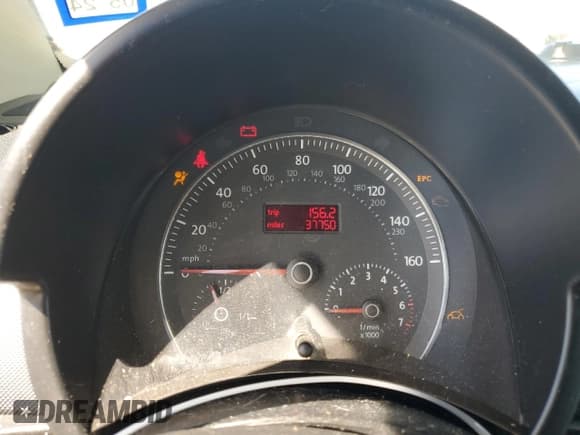 ✅ 2006 Volkswagen Beetle • VIN: 3VWRF31YX6M325219 • Lot: 73673044. Wystawiony na Copart z przebiegiem 37 750 mil. Bezpłatny archiwum sprzedaży aukcyjnych z USA i szczegółowy raport historii pojazdu na DreamBid. Zdjęcie 9.