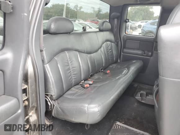 2002 Chevrolet Silverado 1500 LS z VIN 2GCEC19T921344756, wystawiony jako Copart lot #72798354 z przebiegiem 157 700 mil mil oraz Szkoda całkowita • Salvage title. Historia ofert i sprzedaży dostępna na DreamBid. Obrazek 10.