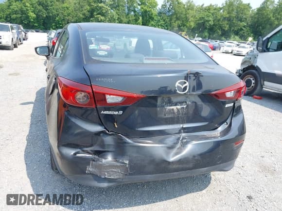 ✅ 2015 Mazda 3 i SV • VIN: JM1BM1T7XF1236296 • Lot: 42473451. Listed on IAAI with 130,955 mi. Free auction sales archive from the USA and detailed vehicle history report at DreamBid. Image 6.