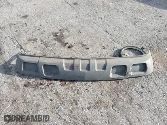 ✅ 2004 Chevrolet Silverado 2500HD LS • VIN: 1GCHC23284F256117 • Lot: 43453043. Wystawiony na IAAI z przebiegiem 327 650 mil. Bezpłatny archiwum sprzedaży aukcyjnych z USA i szczegółowy raport historii pojazdu na DreamBid. Zdjęcie 12.