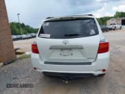 ✅ 2010 Toyota Highlander • VIN: JTEZA3EH9A2010807 • Лот: 42864522. Опубликован ранее на IAAI с пробегом 207 757 миль. Бесплатный доступ к архиву аукционных продаж из США и подробный отчёт об истории автомобиля на DreamBid. Изображение 16.