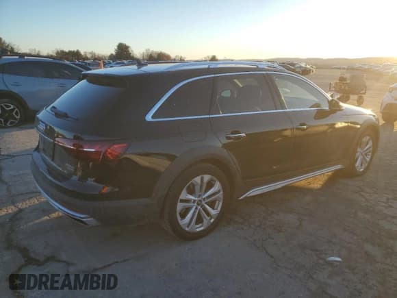 ✅ 2021 Audi A4 allroad Premium Plus • VIN: WA18AAF40MA071581 • Lot: 88106855. Listed on Copart with 46,821 mi. Free auction sales archive from the USA and detailed vehicle history report at DreamBid. Image 3.
