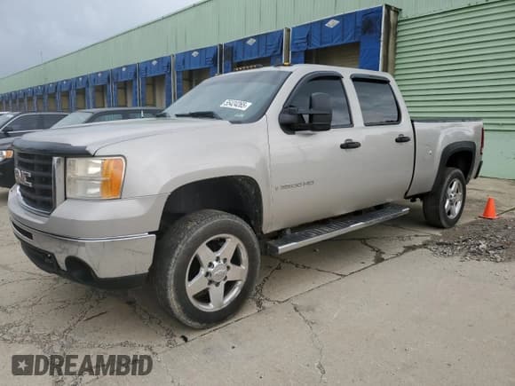 ✅ 2008 GMC Sierra 2500HD SLT • VIN: 1GTHK23K88F118036 • Lot: 55424265. Wystawiony na Copart z przebiegiem 214 406 mil. Bezpłatny archiwum sprzedaży aukcyjnych z USA i szczegółowy raport historii pojazdu na DreamBid. Zdjęcie 1.
