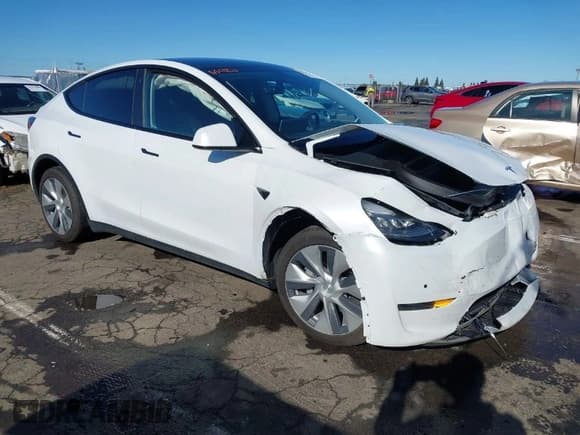 ✅ 2022 Tesla Model Y Long Range • VIN: 7SAYGDEE1NF402745 • Lot: 41493850. Wystawiony na IAAI z przebiegiem 11 222 mil. Bezpłatny archiwum sprzedaży aukcyjnych z USA i szczegółowy raport historii pojazdu na DreamBid. Zdjęcie 1.