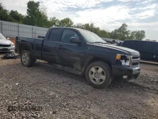 ✅ 2010 Chevrolet Silverado 1500 LT • VIN: 1GCSKSE30AZ119004 • Lot: 71615405. Wystawiony na Copart z przebiegiem 132 153 mil. Bezpłatny archiwum sprzedaży aukcyjnych z USA i szczegółowy raport historii pojazdu na DreamBid. Zdjęcie 4.