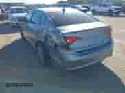 2015 Hyundai Sonata SE с VIN 5NPE24AF5FH000579, выставлен на аукционе IAAI как лот 43589433 с пробегом 94 732 миль миль и . История ставок и продаж доступна на DreamBid. Изображение 3.