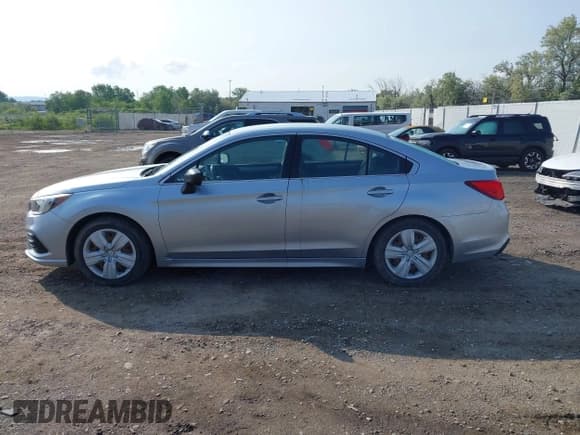 ✅ 2018 Subaru Legacy • VIN: 4S3BNAA66J3045494 • Lot: 42400416. Wystawiony na IAAI z przebiegiem 136 300 mil. Bezpłatny archiwum sprzedaży aukcyjnych z USA i szczegółowy raport historii pojazdu na DreamBid. Zdjęcie 14.