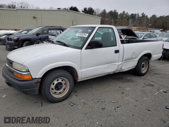 ✅ 2003 Chevrolet S-10 LS • VIN: 1GCCS14X638207972 • Lot: 87030294. Listed on Copart with 174,102 mi. Free auction sales archive from the USA and detailed vehicle history report at DreamBid. Image 1.