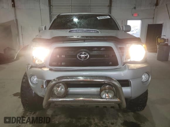 ✅ 2008 Toyota Tacoma • VIN: 5TEUU42N38Z582807 • Lot: 90429845. Listed on Copart with 187,473 mi. Free auction sales archive from the USA and detailed vehicle history report at DreamBid. Image 5.