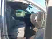 2018 Chevrolet Silverado 2500HD Work Truck z VIN 1GC2KUEGXJZ336462, wystawiony jako IAAI lot #43456042 z przebiegiem 162 564 mil mil oraz . Historia ofert i sprzedaży dostępna na DreamBid. Obrazek 5.