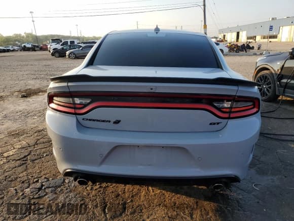 ✅ 2022 Dodge Charger GT • VIN: 2C3CDXMG1NH195003 • Lot: 68137865. Wystawiony na Copart z przebiegiem 27 211 mil. Bezpłatny archiwum sprzedaży aukcyjnych z USA i szczegółowy raport historii pojazdu na DreamBid. Zdjęcie 6.