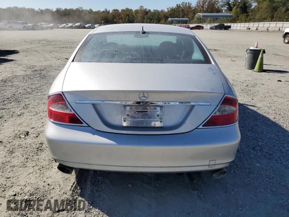 ✅ 2006 Mercedes-Benz CLS 500 • VIN: WDDDJ75X66A027676 • Лот: 86880715. Опубликован ранее на Copart с пробегом Не указан. Бесплатный доступ к архиву аукционных продаж из США и подробный отчёт об истории автомобиля на DreamBid. Изображение 6.