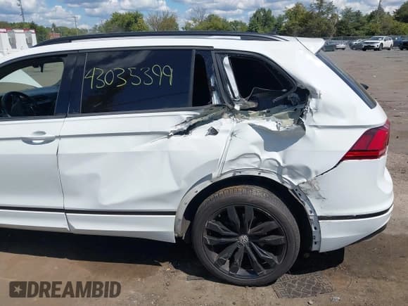 ✅ 2021 Volkswagen Tiguan SE • VIN: 3VV2B7AX5MM054356 • Lot: 43035399. Wystawiony na IAAI z przebiegiem 87 671 mil. Bezpłatny archiwum sprzedaży aukcyjnych z USA i szczegółowy raport historii pojazdu na DreamBid. Zdjęcie 6.