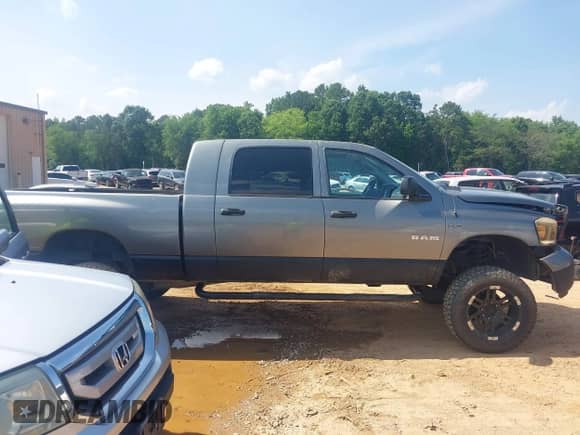 2008 Dodge 1500 SLT with VIN 3D7KS19D38G132407, listed as a IAAI auction lot 42446181 with 181,997 mi miles and . Bid and sale history available at DreamBid. Image 13.