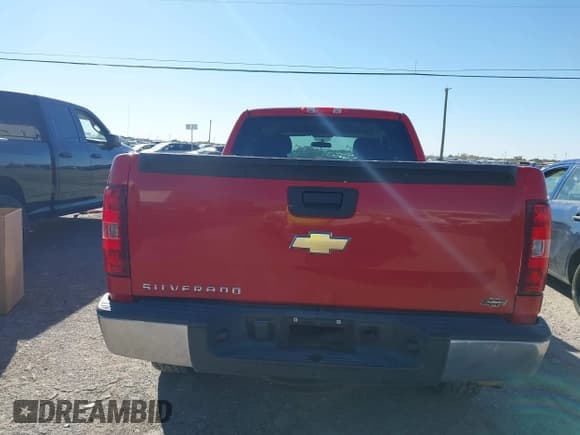 ✅ 2010 Chevrolet Silverado 1500 Work Truck • VIN: 1GCSCPEX4AZ148390 • Lot: 43578731. Wystawiony na IAAI z przebiegiem 215 045 mil. Bezpłatny archiwum sprzedaży aukcyjnych z USA i szczegółowy raport historii pojazdu na DreamBid. Zdjęcie 16.