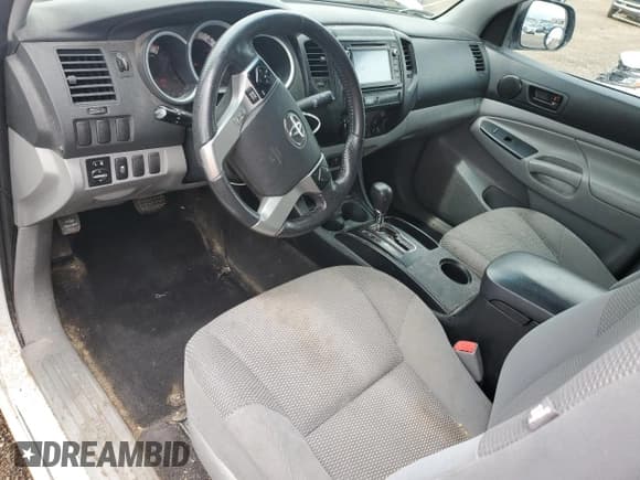 ✅ 2014 Toyota Tacoma PreRunner • VIN: 5TFTX4GN5EX034712 • Lot: 62173035. Listed on Copart with 139,379 mi. Free auction sales archive from the USA and detailed vehicle history report at DreamBid. Image 8.