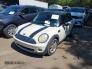 ✅ 2009 MINI Hardtop • VIN: WMWMF33549TU70209 • Lot: 43147620. Wystawiony na IAAI z przebiegiem 163 119 mil. Bezpłatny archiwum sprzedaży aukcyjnych z USA i szczegółowy raport historii pojazdu na DreamBid. Zdjęcie 2.