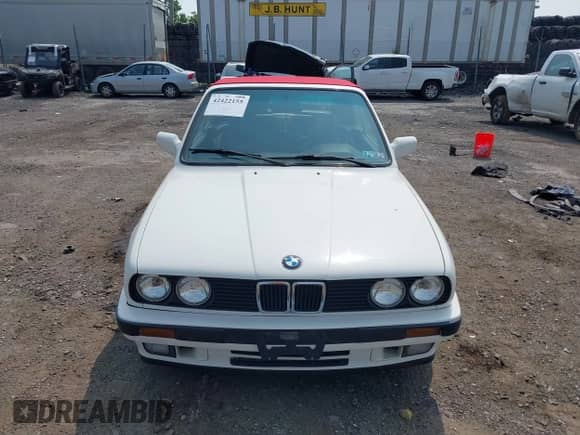 1991 BMW 3 Series z VIN WBABB2315MEC25347, wystawiony jako IAAI lot #42422155 z przebiegiem 163 909 mil mil oraz . Historia ofert i sprzedaży dostępna na DreamBid. Obrazek 11.