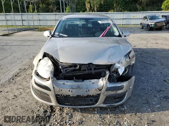 ✅ 2005 Volkswagen Jetta 2.5L • VIN: 3VWRF71K55M633965 • Лот: 58065205. Опубликован ранее на Copart с пробегом 131 424 миль. Бесплатный доступ к архиву аукционных продаж из США и подробный отчёт об истории автомобиля на DreamBid. Изображение 5.