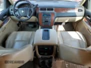 ✅ 2008 Chevrolet Suburban LTZ • VIN: 3GNFK16378G134899 • Lot: 64691114. Wystawiony na Copart z przebiegiem 255 400 mil. Bezpłatny archiwum sprzedaży aukcyjnych z USA i szczegółowy raport historii pojazdu na DreamBid. Zdjęcie 8.