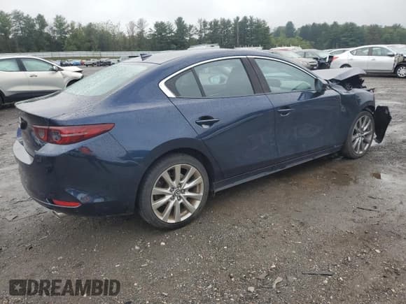 ✅ 2020 Mazda 3 Premium • VIN: JM1BPAEM4L1165702 • Lot: 82056195. Wystawiony na Copart z przebiegiem Nie podano. Bezpłatny archiwum sprzedaży aukcyjnych z USA i szczegółowy raport historii pojazdu na DreamBid. Zdjęcie 3.