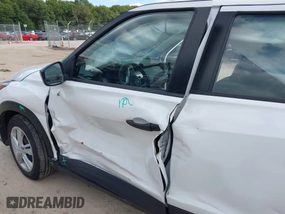 ✅ 2022 Nissan Kicks S • VIN: 3N1CP5BV7NL526444 • Lot: 43146825. Wystawiony na IAAI z przebiegiem 28 547 mil. Bezpłatny archiwum sprzedaży aukcyjnych z USA i szczegółowy raport historii pojazdu na DreamBid. Zdjęcie 6.